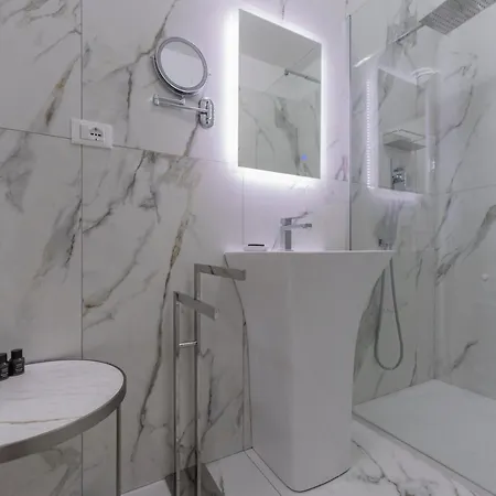 Achillea Aldrovandi Luxury Suites *